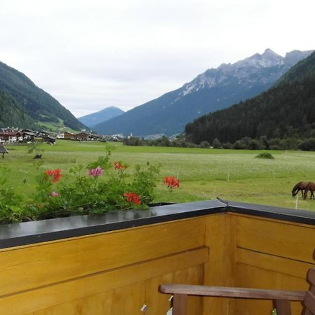 Hostal Luenerhof Neustift im Stubaital Habitación foto