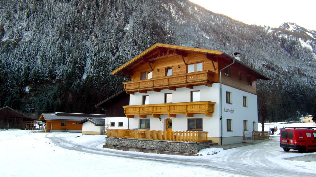 Hostal Luenerhof Neustift im Stubaital Exterior foto