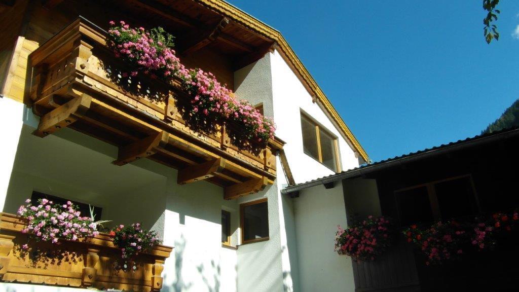 Hostal Luenerhof Neustift im Stubaital Habitación foto